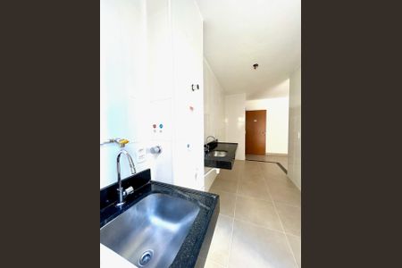 Cozinha de apartamento à venda com 2 quartos, 70m² em Camaquã, Porto Alegre