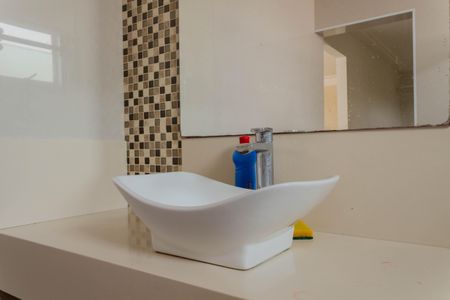 Casa à venda com 218m², 4 quartos e 6 vagasBanheiro da Suíte 1