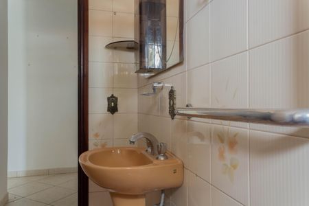 Casa à venda com 218m², 4 quartos e 6 vagasBanheiro