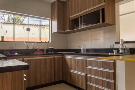 Casa à venda com 218m², 4 quartos e 6 vagasCozinha