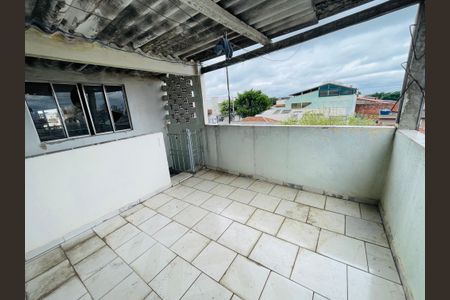 Casa à venda com 300m², 6 quartos e 3 vagas Casa à venda com 300m², 6 quartos e 3 vagasQuintal