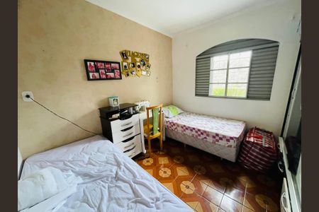 Casa à venda com 300m², 6 quartos e 3 vagas Casa à venda com 300m², 6 quartos e 3 vagasQuarto 2