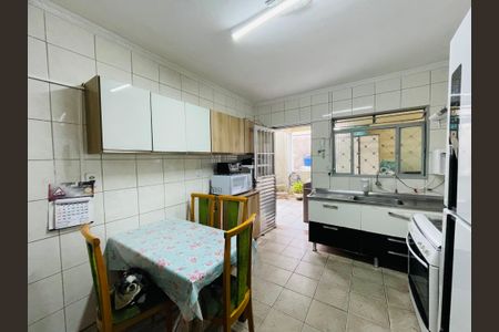Casa à venda com 300m², 6 quartos e 3 vagas Casa à venda com 300m², 6 quartos e 3 vagasCozinha