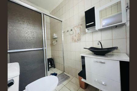 Casa à venda com 300m², 6 quartos e 3 vagas Casa à venda com 300m², 6 quartos e 3 vagasBanheiro 1