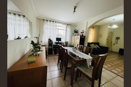 Casa à venda com 300m², 6 quartos e 3 vagas Casa à venda com 300m², 6 quartos e 3 vagasCopa