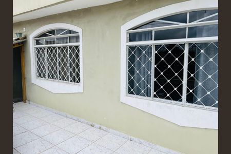 Casa à venda com 300m², 6 quartos e 3 vagas Casa à venda com 300m², 6 quartos e 3 vagasVaranda