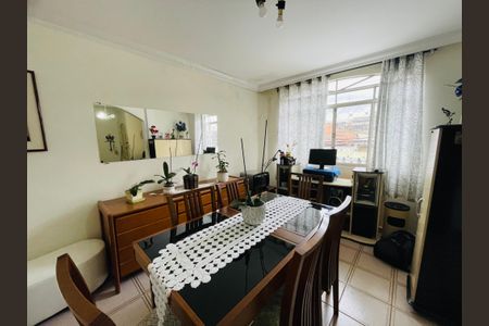 Casa à venda com 300m², 6 quartos e 3 vagas Casa à venda com 300m², 6 quartos e 3 vagasCopa