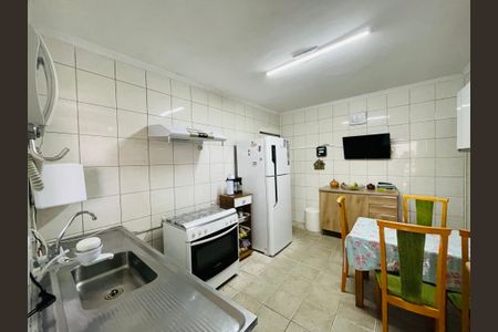 Casa à venda com 300m², 6 quartos e 3 vagas Casa à venda com 300m², 6 quartos e 3 vagasCozinha