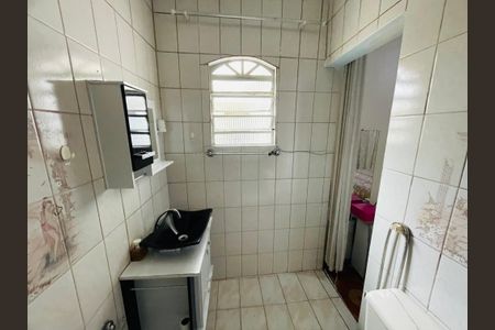 Casa à venda com 300m², 6 quartos e 3 vagas Casa à venda com 300m², 6 quartos e 3 vagasBanheiro 1