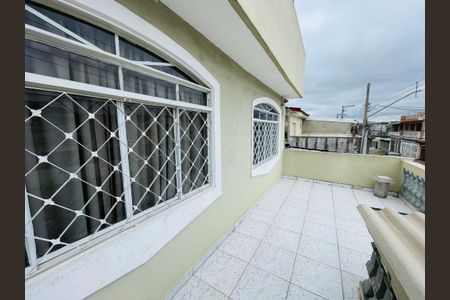 Casa à venda com 300m², 6 quartos e 3 vagas Casa à venda com 300m², 6 quartos e 3 vagasVaranda