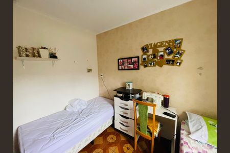 Casa à venda com 300m², 6 quartos e 3 vagas Casa à venda com 300m², 6 quartos e 3 vagasQuarto 2