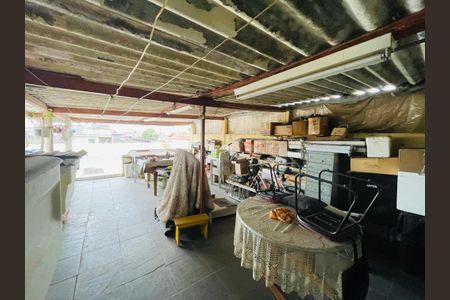 Casa à venda com 300m², 6 quartos e 3 vagas Casa à venda com 300m², 6 quartos e 3 vagasCobertura