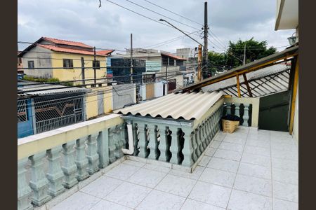 Casa à venda com 300m², 6 quartos e 3 vagas Casa à venda com 300m², 6 quartos e 3 vagasVaranda