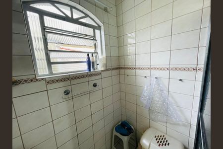 Casa à venda com 300m², 6 quartos e 3 vagas Casa à venda com 300m², 6 quartos e 3 vagasBanheiro 2