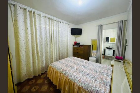 Casa à venda com 300m², 6 quartos e 3 vagas Casa à venda com 300m², 6 quartos e 3 vagasQuarto 1