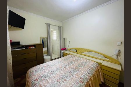 Casa à venda com 300m², 6 quartos e 3 vagas Casa à venda com 300m², 6 quartos e 3 vagasQuarto 1