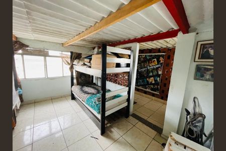 Casa à venda com 300m², 6 quartos e 3 vagas Casa à venda com 300m², 6 quartos e 3 vagasQuarto 3