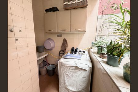 Apartamento à venda com 60m², 2 quartos e 1 vagaÁrea de Serviço