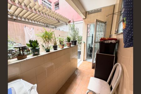 Apartamento à venda com 60m², 2 quartos e 1 vagaÁrea de Serviço