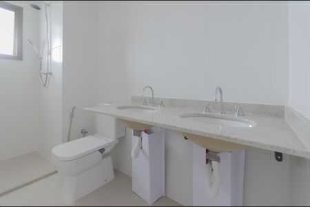 Apartamento à venda com 142m², 3 quartos e 3 vagasBanheiro da Suíte 1