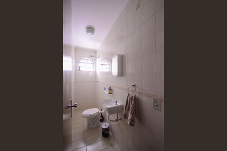 Casa para alugar com 289m², 3 quartos e 6 vagasBanheiro de Serviço