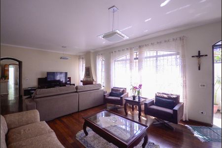 Casa para alugar com 289m², 3 quartos e 6 vagasSala