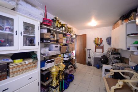 Casa para alugar com 289m², 3 quartos e 6 vagasDeposito