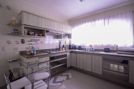 Casa para alugar com 289m², 3 quartos e 6 vagasCozinha