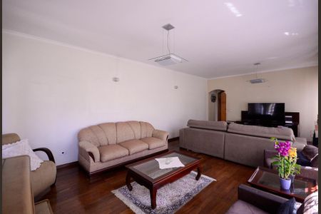 Casa para alugar com 289m², 3 quartos e 6 vagasSala