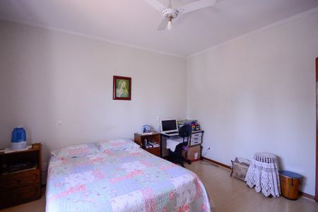 Casa para alugar com 289m², 3 quartos e 6 vagasSuite