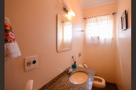 Casa para alugar com 289m², 3 quartos e 6 vagasLavabo