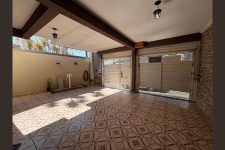 Casa à venda com 183m², 4 quartos e 2 vagasGaragem