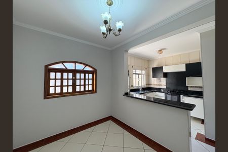 Casa à venda com 183m², 4 quartos e 2 vagasÁrea de Serviço