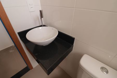 Apartamento à venda com 52m², 2 quartos e 1 vaga Apartamento à venda com 52m², 2 quartos e 1 vagaBanheiro Social