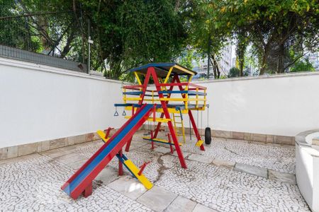 Apartamento à venda com 202m², 4 quartos e 2 vagasÁrea comum - Playground