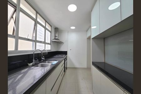 Apartamento à venda com 202m², 4 quartos e 2 vagasCozinha
