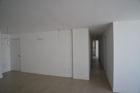 Sala de apartamento à venda com 3 quartos, 110m² em Barra da Tijuca, Rio de Janeiro
