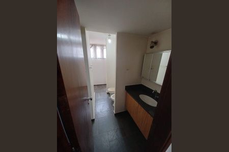 Apartamento à venda com 176m², 4 quartos e 2 vagas Apartamento à venda com 176m², 4 quartos e 2 vagasBanheiro 2