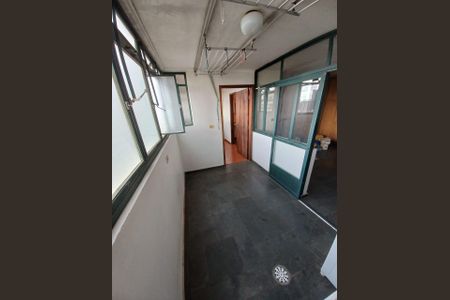 Apartamento à venda com 176m², 4 quartos e 2 vagas Apartamento à venda com 176m², 4 quartos e 2 vagasÁrea de Serviço