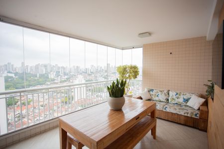 Apartamento à venda com 117m², 3 quartos e 2 vagasVaranda