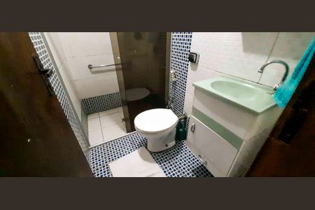 Casa para alugar com 290m², 5 quartos e 3 vagas Casa para alugar com 290m², 5 quartos e 3 vagasEdícula - Banheiro