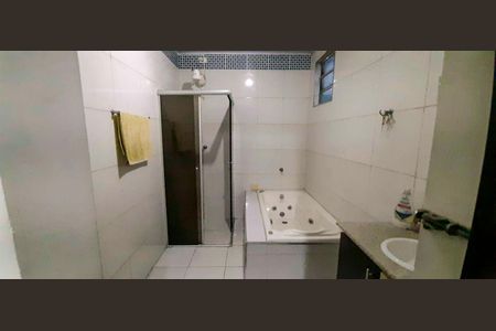 Casa para alugar com 290m², 5 quartos e 3 vagas Casa para alugar com 290m², 5 quartos e 3 vagasBanheiro da Suíte Master