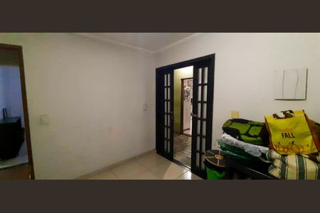 Casa para alugar com 290m², 5 quartos e 3 vagas Casa para alugar com 290m², 5 quartos e 3 vagasEdícula - Quarto 1