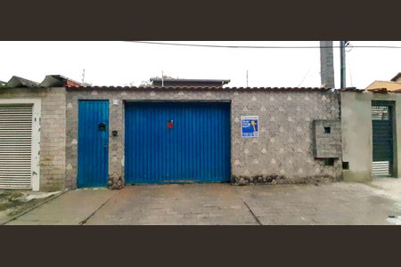 Casa para alugar com 290m², 5 quartos e 3 vagas Casa para alugar com 290m², 5 quartos e 3 vagasFachada