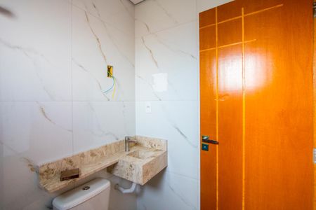 Banheiro da Suíte de casa à venda com 2 quartos, 93m² em Vila Linda, Santo André