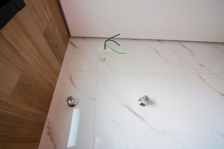 Casa à venda com 93m², 2 quartos e 2 vagas Casa à venda com 93m², 2 quartos e 2 vagasBanheiro da Suíte