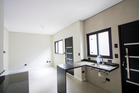 Casa à venda com 93m², 2 quartos e 2 vagas Casa à venda com 93m², 2 quartos e 2 vagasCozinha