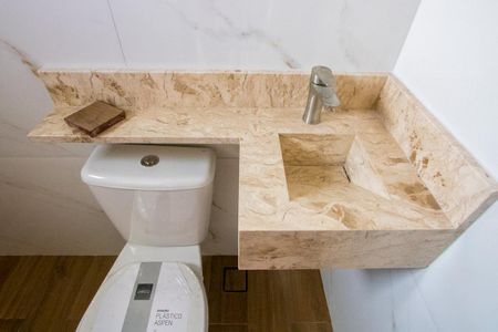 Casa à venda com 93m², 2 quartos e 2 vagas Casa à venda com 93m², 2 quartos e 2 vagasBanheiro da Suíte