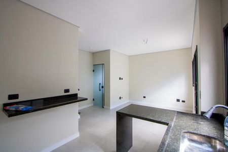 Casa à venda com 93m², 2 quartos e 2 vagas Casa à venda com 93m², 2 quartos e 2 vagasCozinha