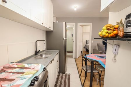 Apartamento à venda com 34m², 2 quartos e sem vaga Apartamento à venda com 34m², 2 quartos e sem vagaCozinha e Área de Serviço
